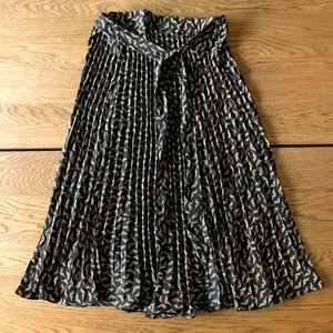 Skies Are Blu - Black/Gold Accordion Pleat Midi Skirt